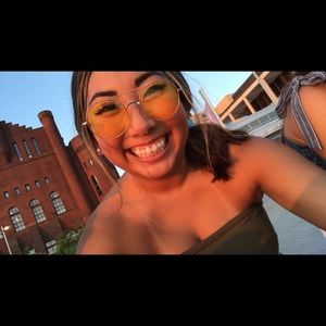 Meet your Posher, Nikki